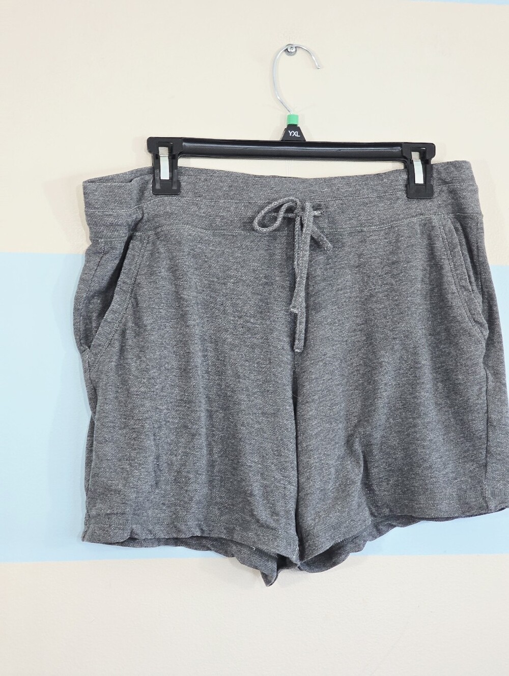 Women’s 32 Degrees Gray Knit Drawstring Athletic Shorts - Picture 3 of 6
